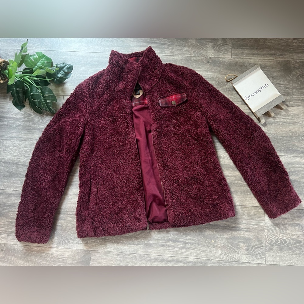 Pendleton Warm & Cozy High Neck Full Zip Teddy Jacket in Burgundy. Size S
